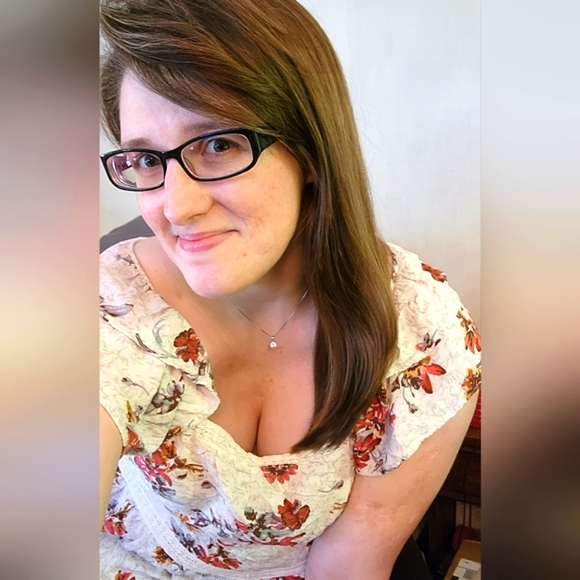 Meet your Posher, Ashley & Kevin - Picture 1 of 12